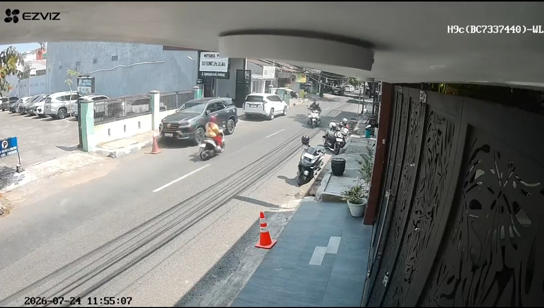 Sejoli Terekam CCTV Embat Motor Karyawan RSUD Jombang  di Sebelah Kamar Jenazah