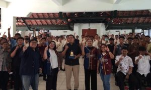 1002053497 PKM Unesa Latih Public Speaking Siswa Seminari Menengah St. Vincentius a Paulo Garum