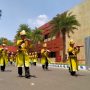 Hentakan Drum Semarakkan HUT ke-81 RI, Ribuan Siswa MI Meriahkan Parade di Kediri