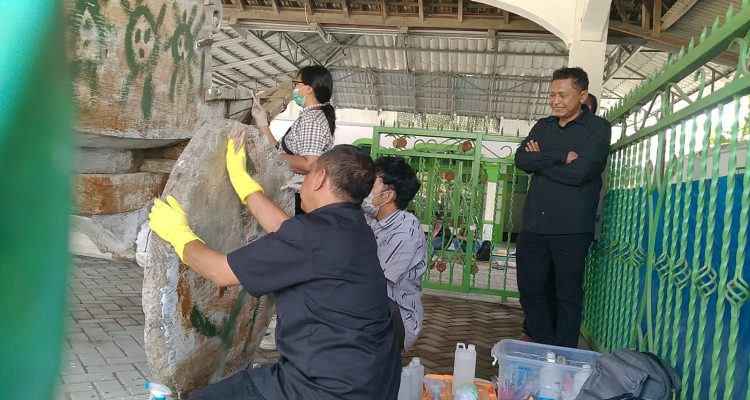 Cikar Mbah Gleyor di Kediri Dicoret, BPK Jatim Uji Metode Pembersihan Tanpa Rusak Kayu