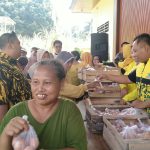 HUT ke-81 RI, Golkar Kediri Borong 200 Kg Telur dan Es Krim untuk Dibagikan ke Warga