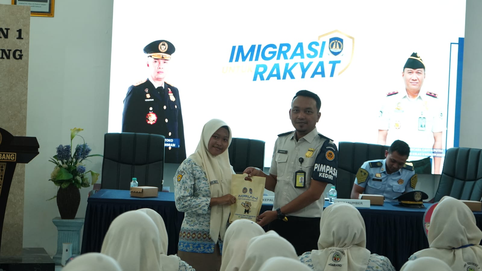 Imigrasi Kediri Edukasi Puluhan Pelajar Jombang Cegah Perdagangan Orang