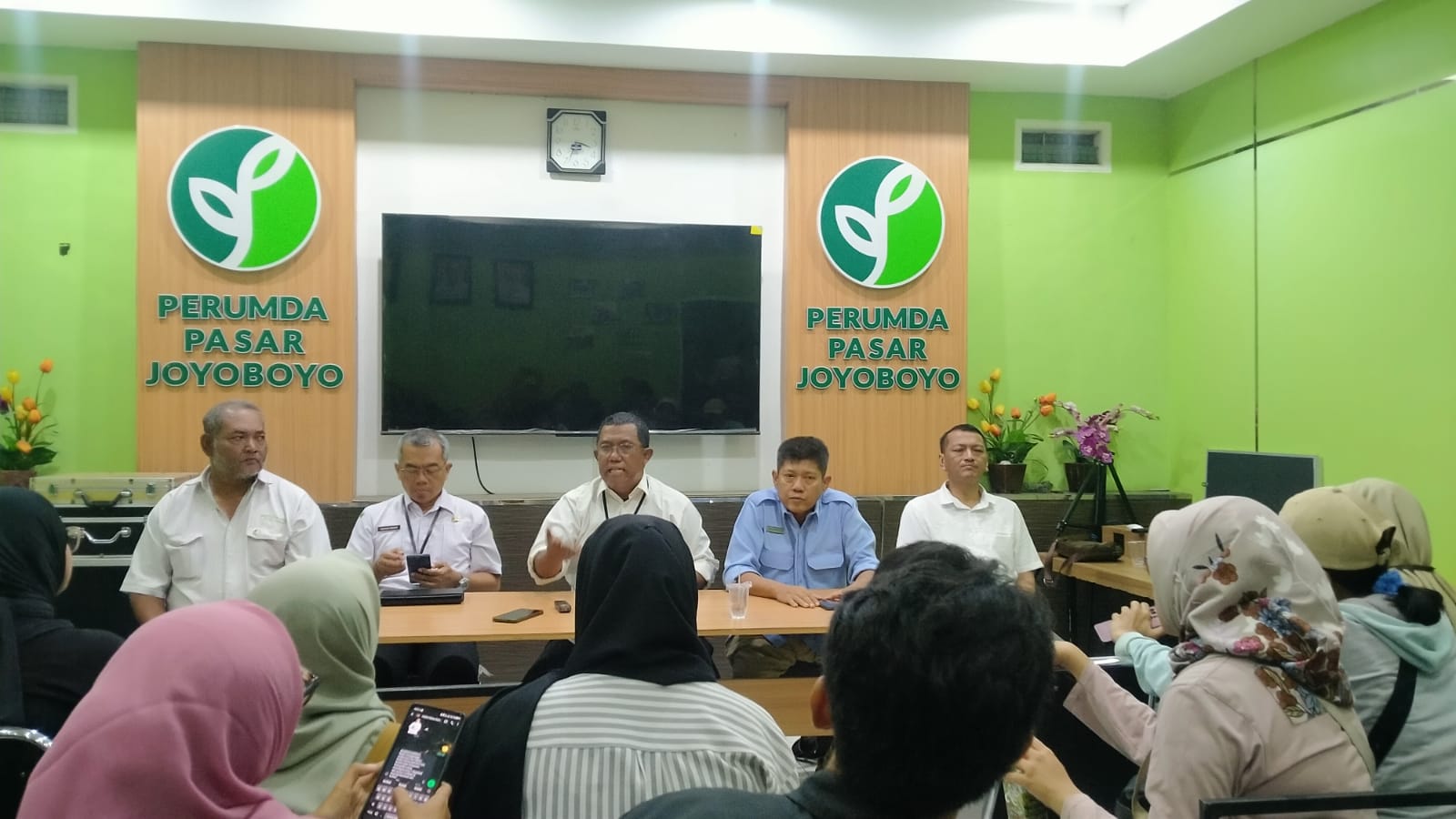 Perumda Beri Penjelasan Pedagang Pasar Pahing-Bandar Kediri, Begini