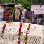 Pedagang Demo Keranda Mayat di Kediri: Portal Masuk Pasar Dibuka, 2 Tuntutan Belum Tuntas