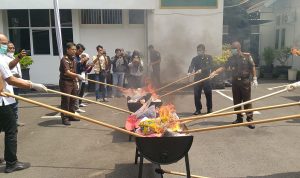 Kejaksaan Kota Kediri Musnahkan 254 Gram Sabu dan 19.474 Pil Dobel L, Lumayan Banyak