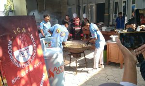 BLK Arsy Gas Indonesia dan ICA Kediri Raya Masak 2.500 Porsi Nasi Goreng