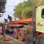 IMG-20261018-WA0004 Dua Motor di Jombang Tertimpa Kayu dari Truk, Begini Kronologinya