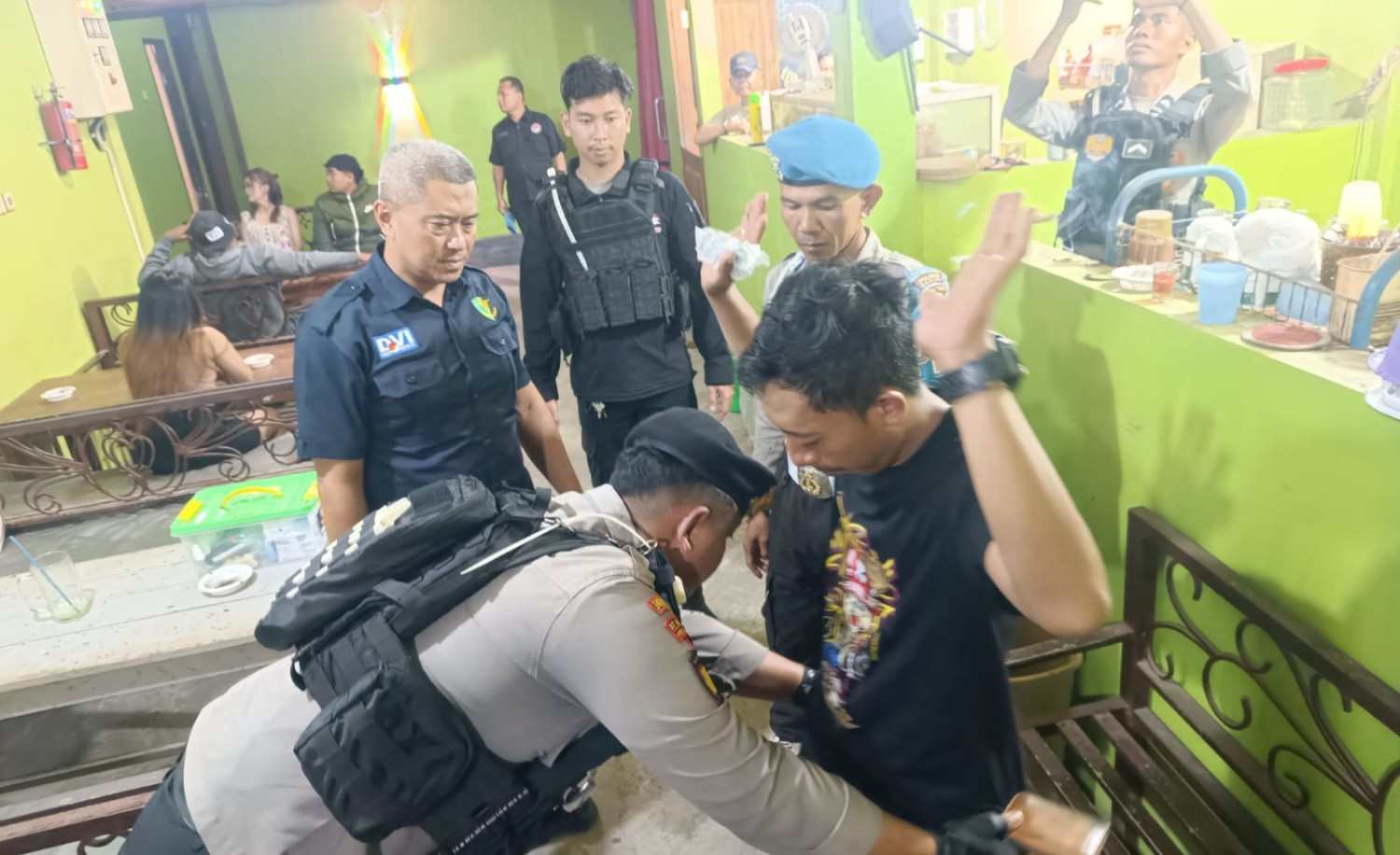 Operasi Sarang Narkoba di Karaoke Kediri, Satu Orang Terindikasi Positif